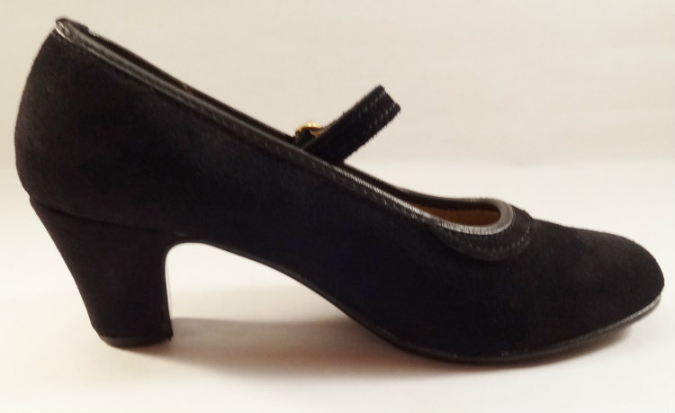 CHAUSSURES FLAMENCO OU SEVILLANE , DAIM AVEC BRIDE, CLOUTEES – Image 3